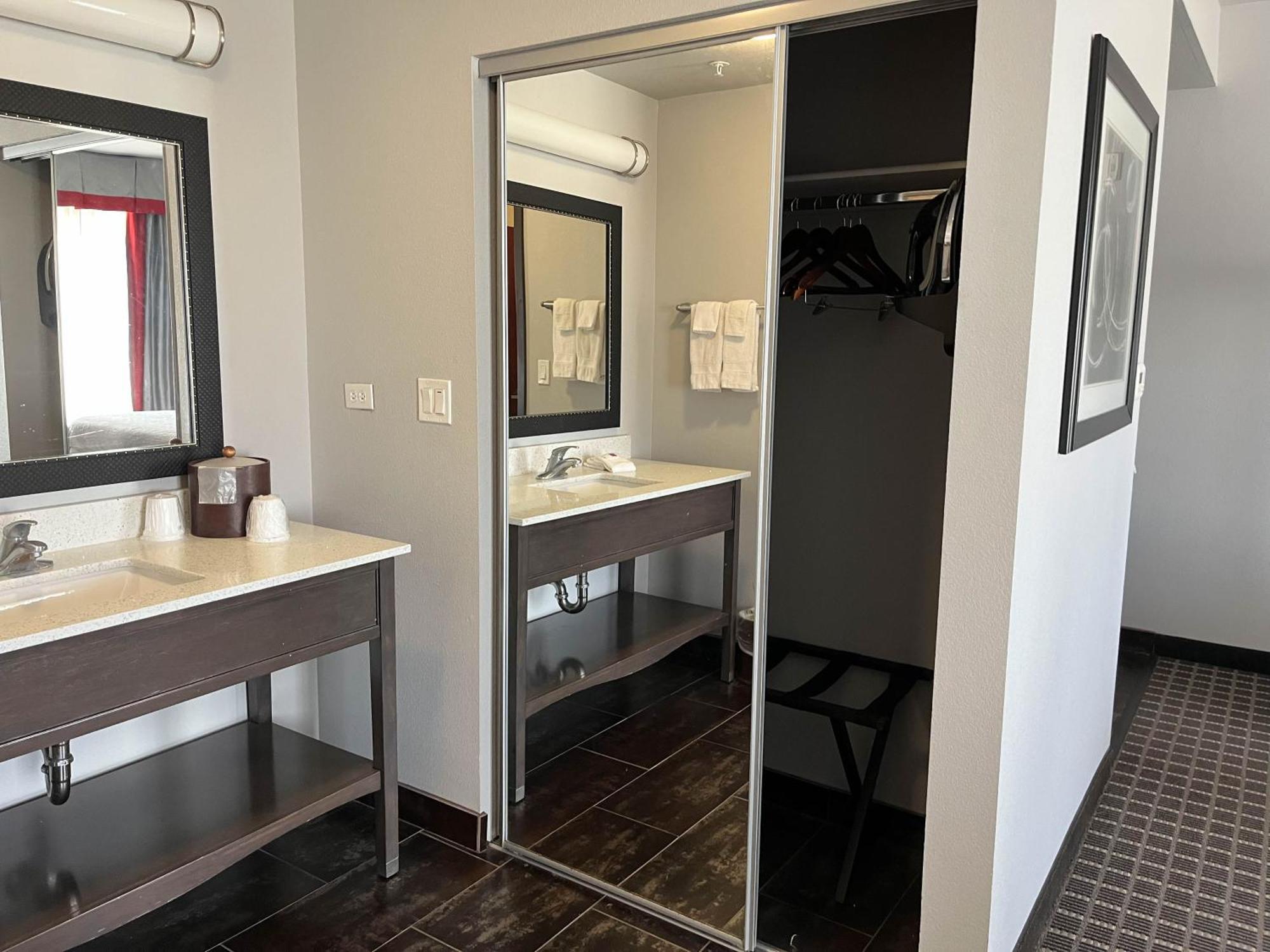 Hotel Hampton Pearsall