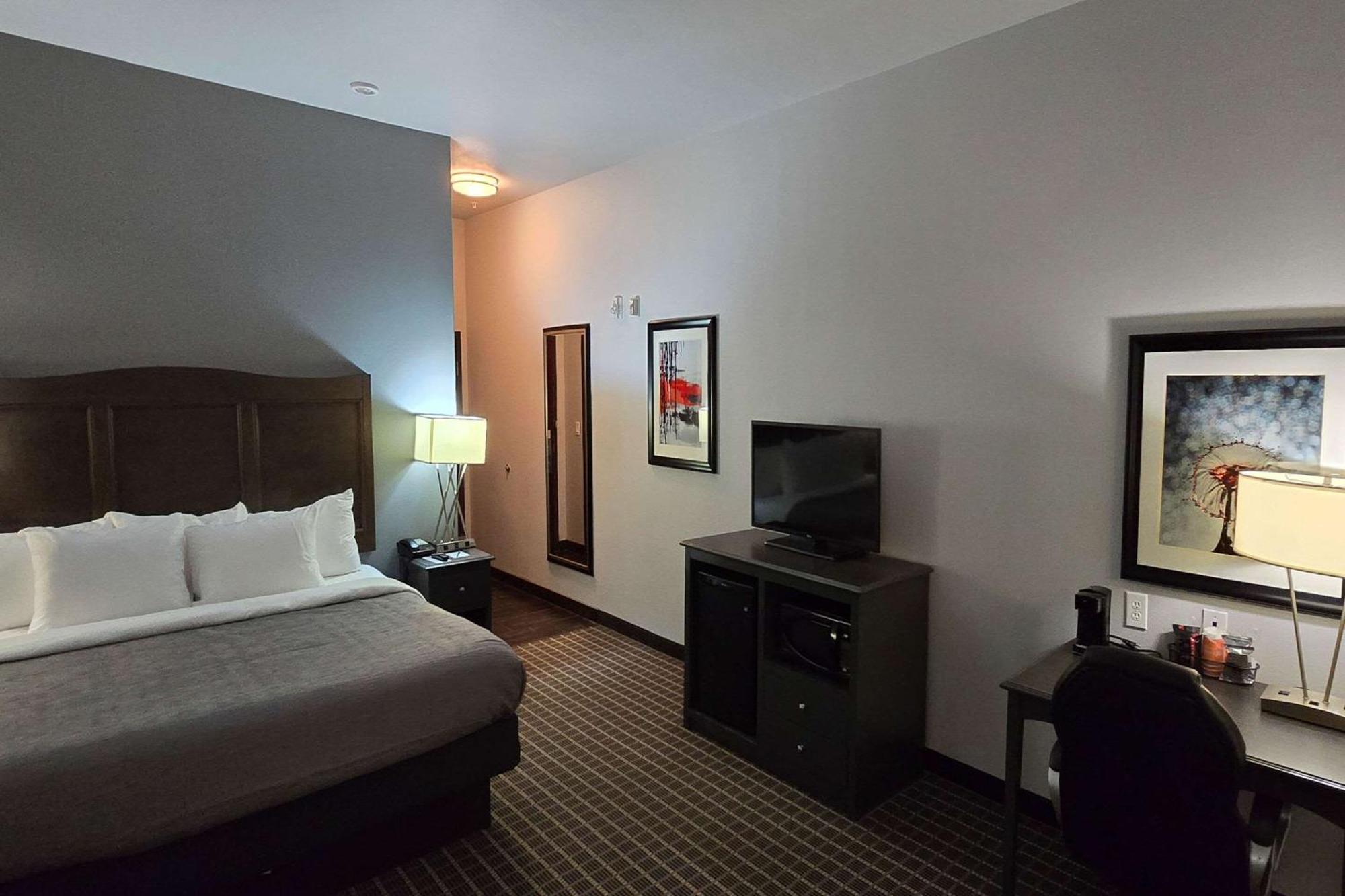 Hampton Hotel Pearsall